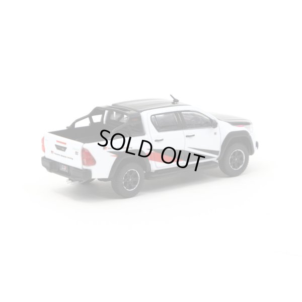 画像3: Tarmac Works 1/64 Toyota Hilux White