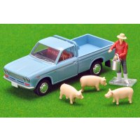 TOMYTEC 1/64 Datsun Truck 1500 Deluxe (Light Blue) with Figure