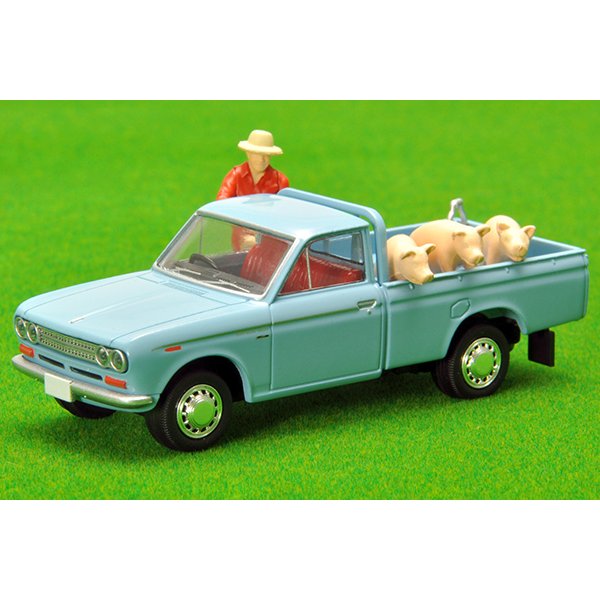 画像2: TOMYTEC 1/64 Datsun Truck 1500 Deluxe (Light Blue) with Figure