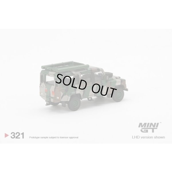 画像3: MINI GT 1/64 Land Rover Defender 110 Malaysian Army "Harimau Belang" (RHD) Malaysia Exclusive