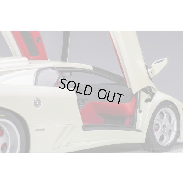 画像10: AUTOart 1/18 Lamborghini Diablo SE30 Iota (BALLON WHITE / Pearl White)