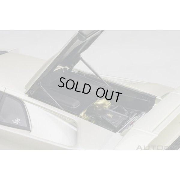 画像13: AUTOart 1/18 Lamborghini Diablo SE30 Iota (BALLON WHITE / Pearl White)