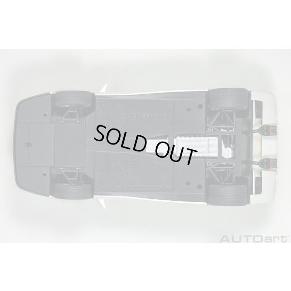 画像8: AUTOart 1/18 Lamborghini Diablo SE30 Iota (BALLON WHITE / Pearl White)