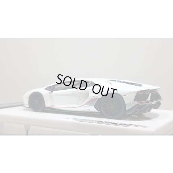 画像3: EIDOLON 1/43 Lamborghini Aventador LP780-4 Ultimae 2021 (Dianthus Wheel) Bianco Opalis / Grigio Thalasso Limited 100 pcs.