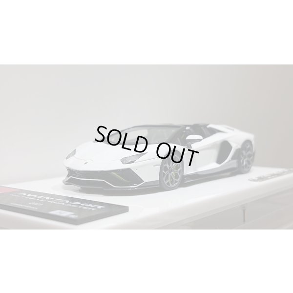 画像9: EIDOLON 1/43 Lamborghini Aventador LP780-4 Ultimae Roadster 2021 (Leirion Wheel) Bianco Opalis / Black Accent Limited 60 pcs.