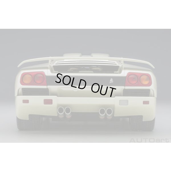 画像6: AUTOart 1/18 Lamborghini Diablo SE30 Iota (BALLON WHITE / Pearl White)