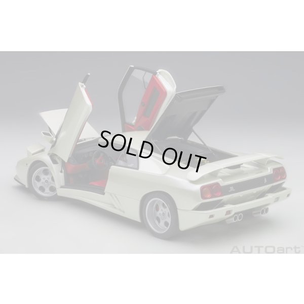 画像14: AUTOart 1/18 Lamborghini Diablo SE30 Iota (BALLON WHITE / Pearl White)