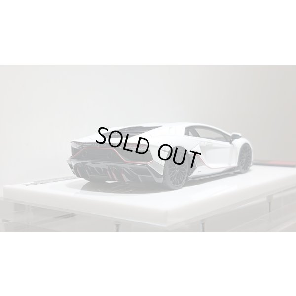 画像10: EIDOLON 1/43 Lamborghini Aventador LP780-4 Ultimae 2021 (Dianthus Wheel) Bianco Opalis / Grigio Thalasso Limited 100 pcs.