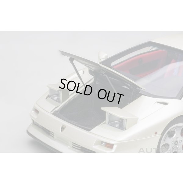 画像11: AUTOart 1/18 Lamborghini Diablo SE30 Iota (BALLON WHITE / Pearl White)