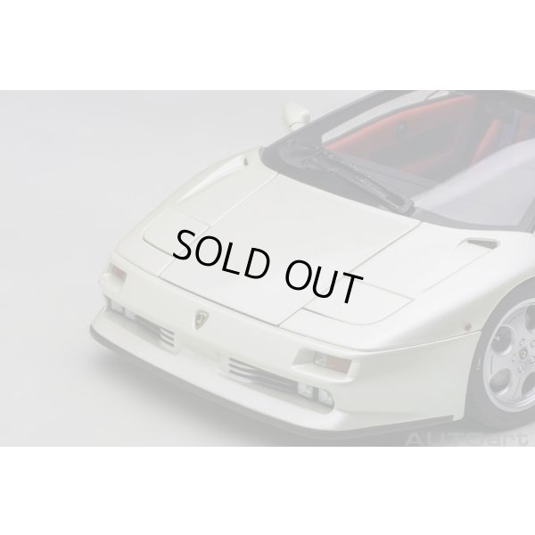 画像12: AUTOart 1/18 Lamborghini Diablo SE30 Iota (BALLON WHITE / Pearl White)