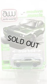 auto world 1/64 2019 Dodge Challenger Hellcat F8 Green / Carbon Stripe