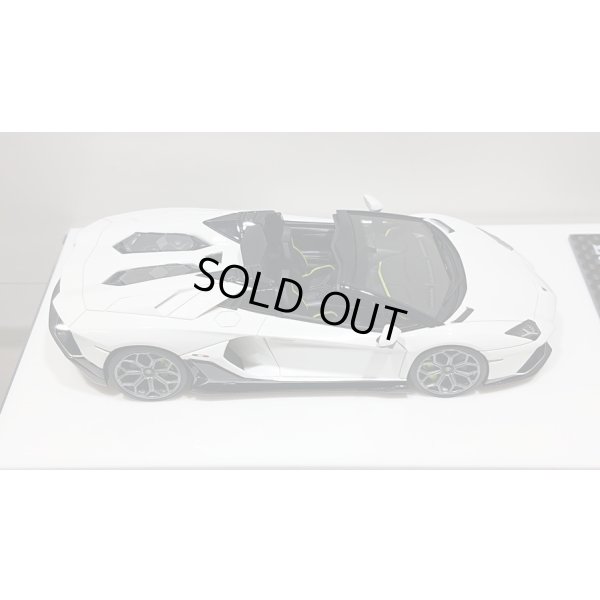 画像8: EIDOLON 1/43 Lamborghini Aventador LP780-4 Ultimae Roadster 2021 (Leirion Wheel) Bianco Opalis / Black Accent Limited 60 pcs.