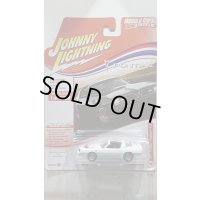 JOHNNY LIGHTNING 1/64 1977 Pontiac Firebird Transam Cameo White