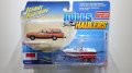 JOHNNY LIGHTNING 1/64 1973 Chevy Caprice Wagon Red / Wood & Mastercraft Boat White / Red