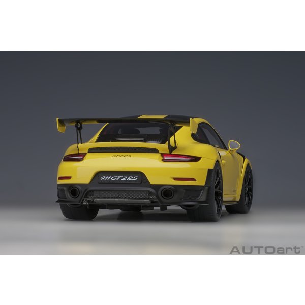 画像17: AUTOart 1/18 Porsche 911 (991.2) GT2 RS Weissach Package (Racing Yellow)