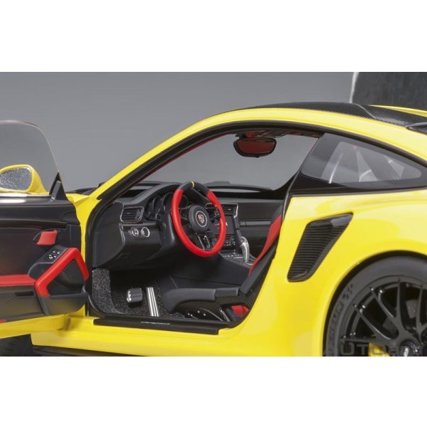 画像9: AUTOart 1/18 Porsche 911 (991.2) GT2 RS Weissach Package (Racing Yellow)