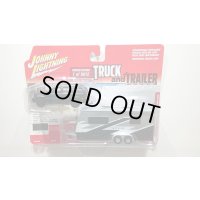 JOHNNY LIGHTNING 1/64 2005 Cadillac Escalade Black & Camper Trailer Gray Graphics