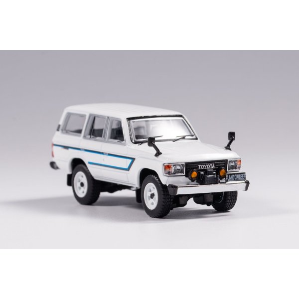 画像3: Gaincorp Products 1/64 Toyota Land Cruiser 60-RHD with front winch & spotlight (White)