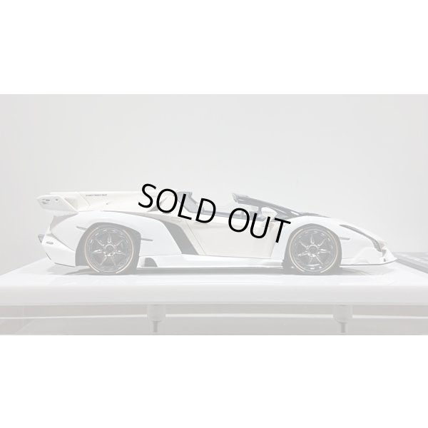 画像6: EIDOLON 1/43 Lamborghini Veneno Roadster 2015 Beige / White Limited 80 pcs.
