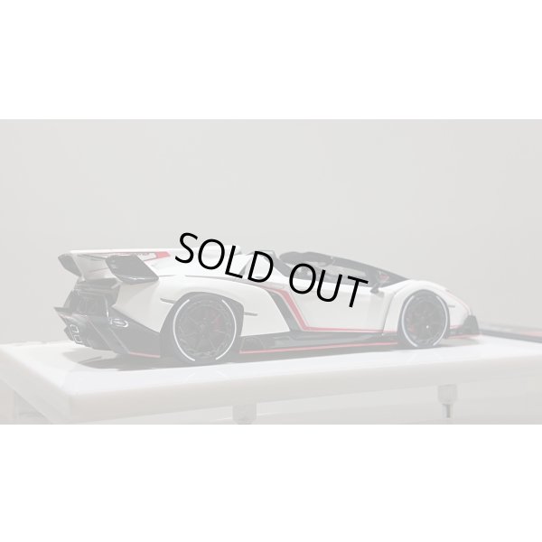 画像7: EIDOLON 1/43 Lamborghini Veneno Roadster 2015 Matte White / Red Stripe Limited 80 pcs.