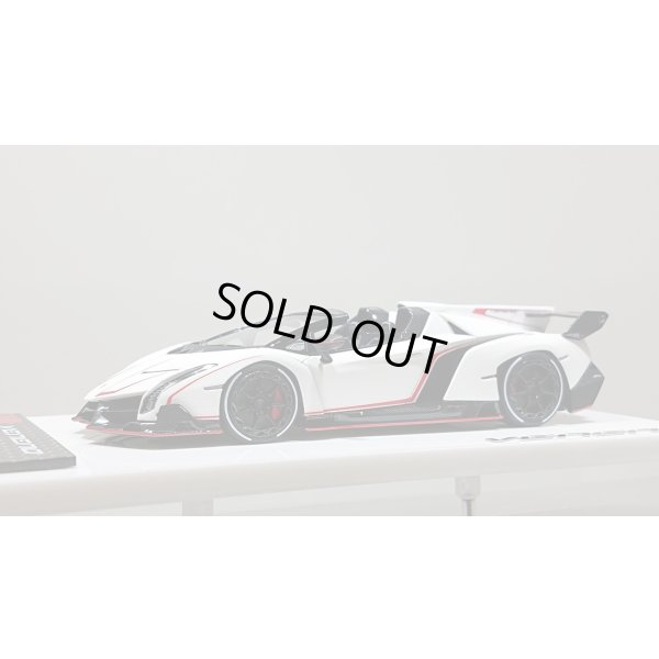 画像1: EIDOLON 1/43 Lamborghini Veneno Roadster 2015 Matte White / Red Stripe Limited 80 pcs.