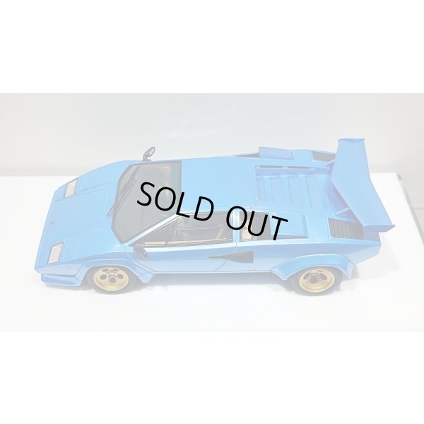 画像4: EIDOLON 1/43 Lamborghini Countach LP5000S 1982 with Rear wing Metallic Light Blue Limited 40 pcs.