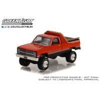 GREEN LiGHT EXCLUSIVE 1/64 1984 Chevrolet K-10 Scottsdale 4x4 - Sno Chaser