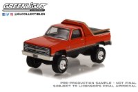 GREEN LiGHT EXCLUSIVE 1/64 1984 Chevrolet K-10 Scottsdale 4x4 - Sno Chaser