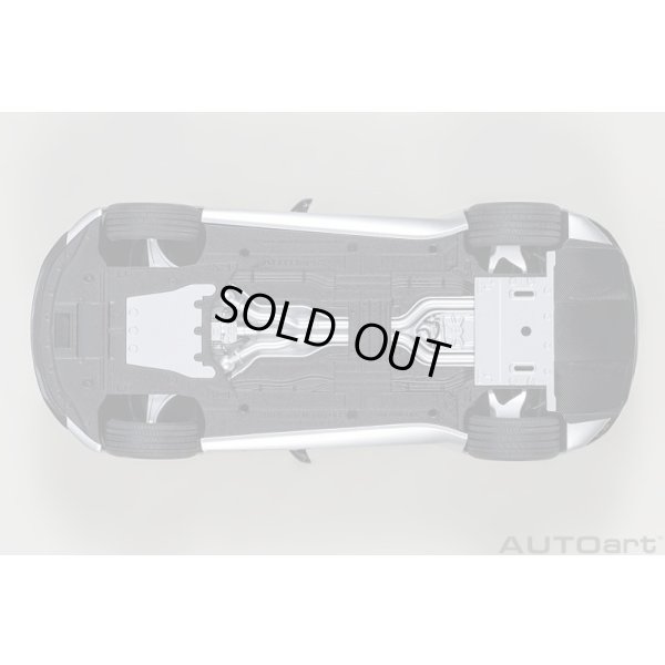 画像8: AUTOart 1/18 Aston Martin DBS Superleggera (Lightning Silver)