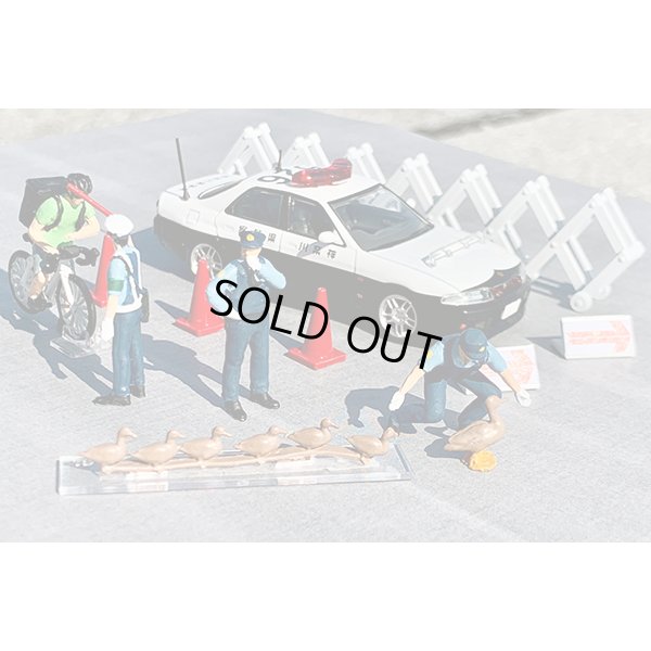 画像3: TOMYTEC 1/64 Diorama Collection 64 # Car Snap 16a Police