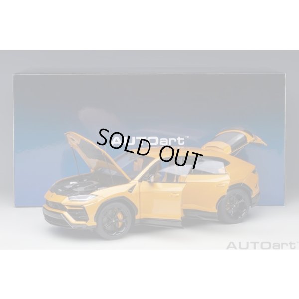 画像18: AUTOart 1/18 Lamborghini Urus (Arancio Borealis)