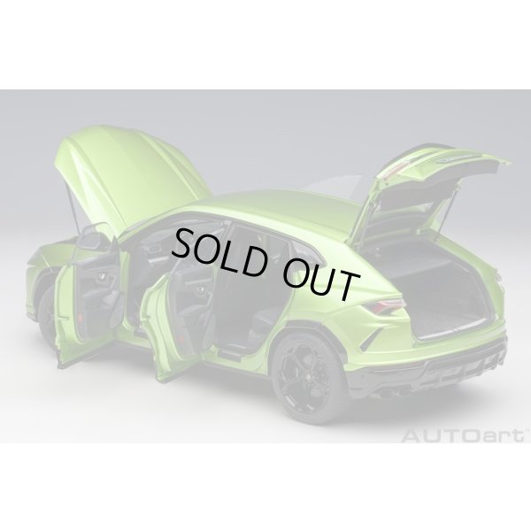 画像15: AUTOart 1/18 Lamborghini Urus (Verde Selvans)