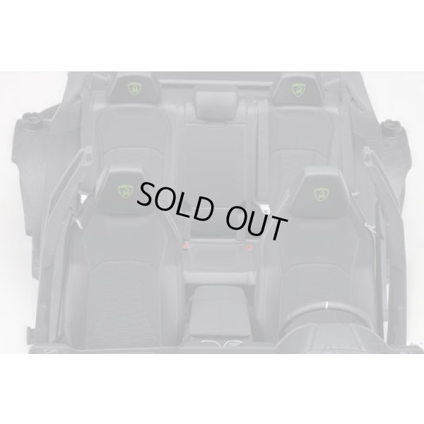 画像13: AUTOart 1/18 Lamborghini Urus (Verde Selvans)