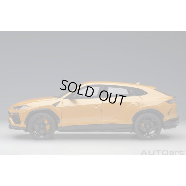 画像3: AUTOart 1/18 Lamborghini Urus (Arancio Borealis)