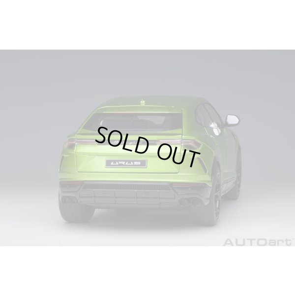 画像17: AUTOart 1/18 Lamborghini Urus (Verde Selvans)