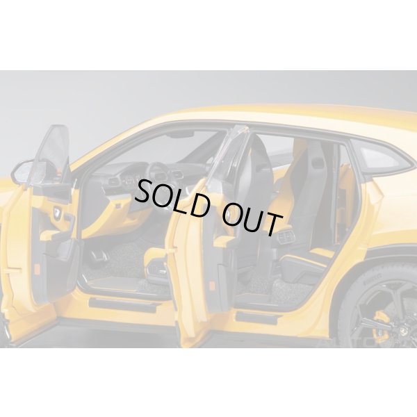 画像9: AUTOart 1/18 Lamborghini Urus (Arancio Borealis)