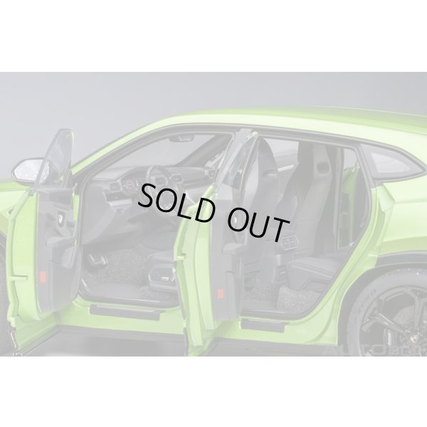 画像9: AUTOart 1/18 Lamborghini Urus (Verde Selvans)