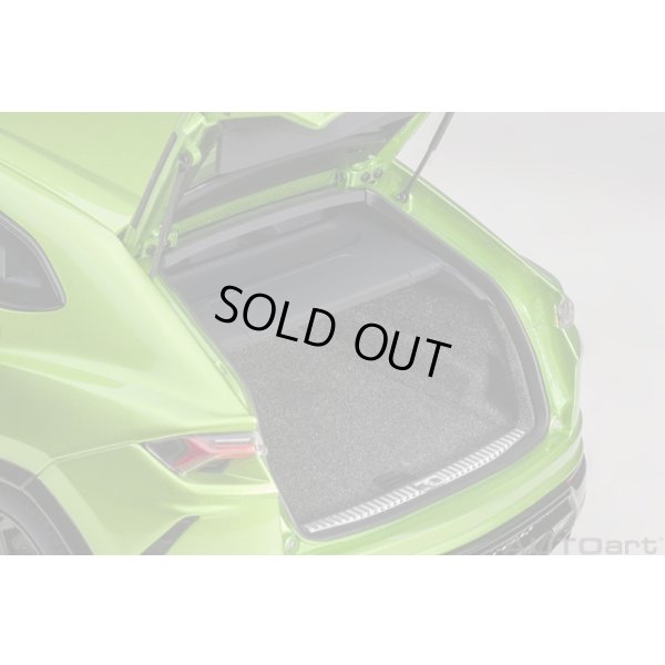 画像12: AUTOart 1/18 Lamborghini Urus (Verde Selvans)