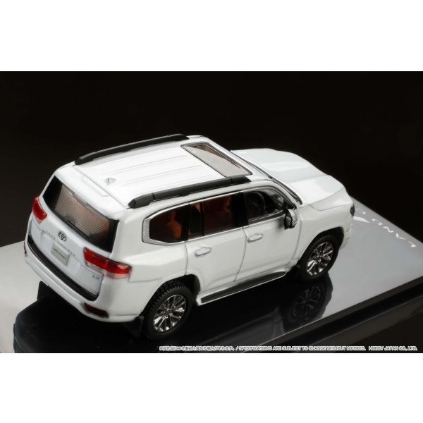 画像9: Hobby JAPAN 1/64 Toyota Land Cruiser (JA300W) ZX Precious White Pearl ベージュ内装
