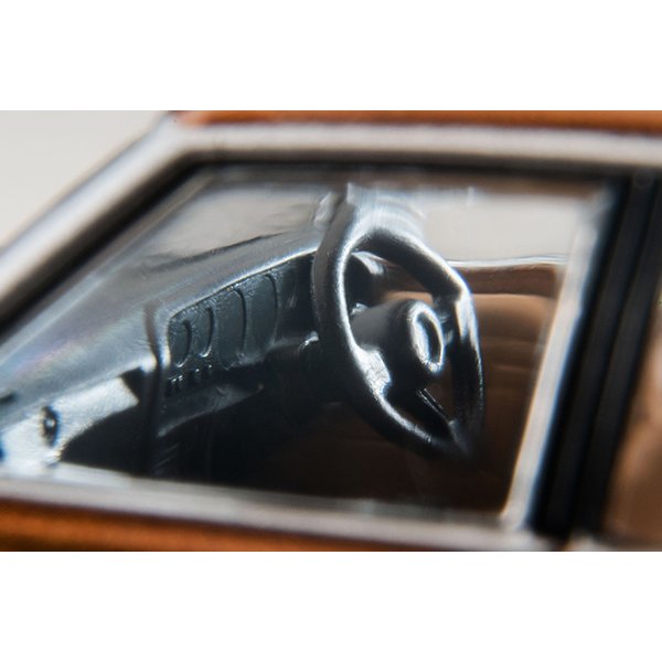 画像9: TOMYTEC 1/64 Limited Vintage NEO 荻窪魂 Vol.10 Nissan Skyline 2000GT-E L Type Extra (Brown)