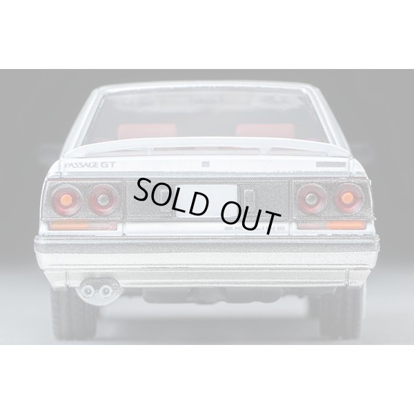 画像6: TOMYTEC 1/64 Limited Vintage NEO Nissan Skyline 4-door HT GT Passage Twin Cam 24V (White/Beige) 1986