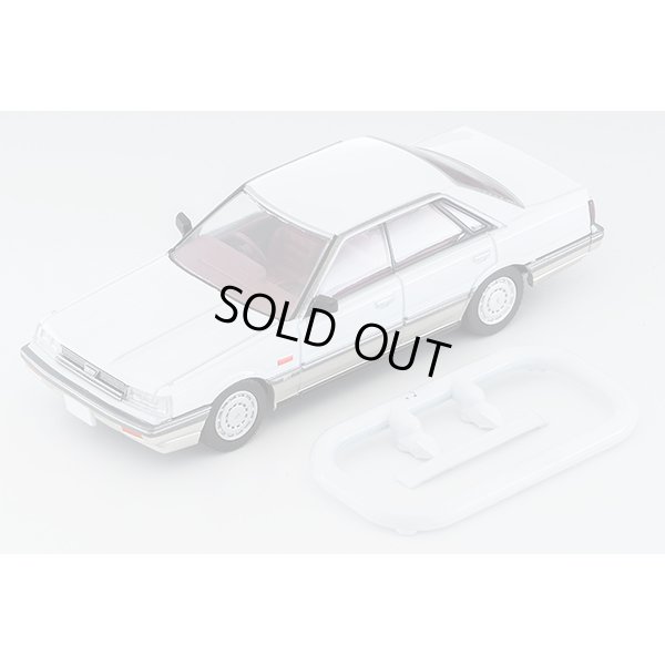 画像9: TOMYTEC 1/64 Limited Vintage NEO Nissan Skyline 4-door HT GT Passage Twin Cam 24V (White/Beige) 1986