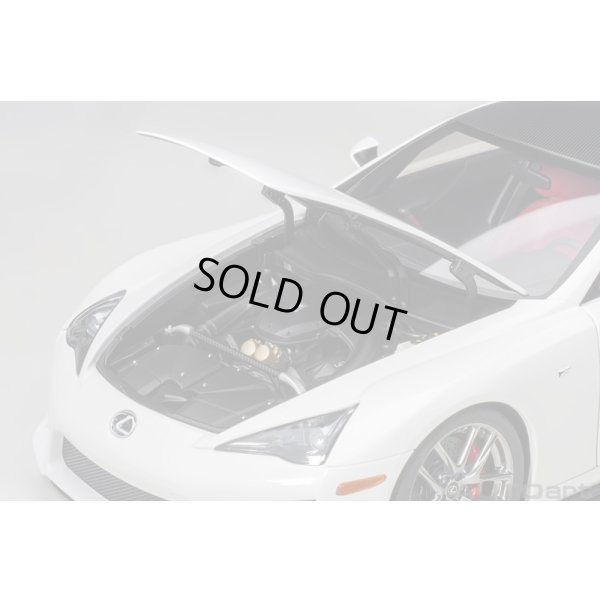 画像11: AUTOart 1/18 Lexus LFA (Whitest White/Carbon)