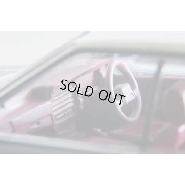 画像8: TOMYTEC 1/64 Limited Vintage NEO Nissan Skyline 4-door HT GT Passage Twin Cam 24V (White/Beige) 1986