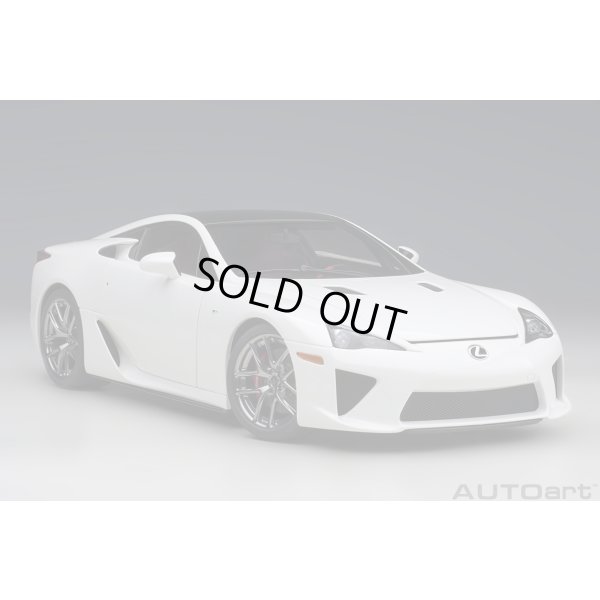 画像19: AUTOart 1/18 Lexus LFA (Whitest White/Carbon)