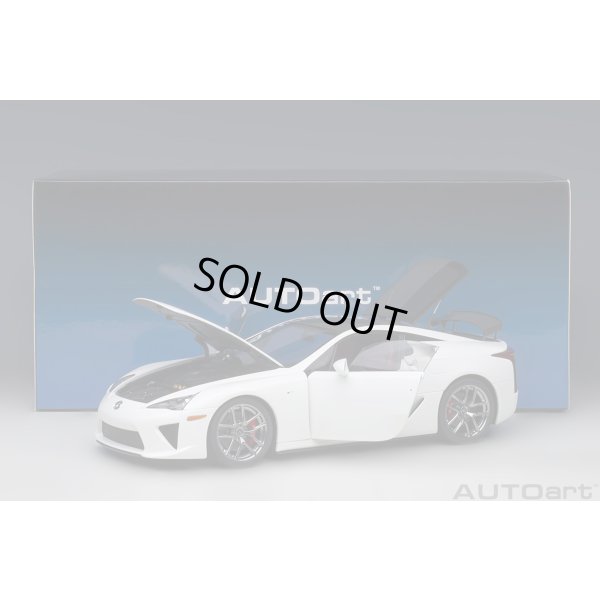画像22: AUTOart 1/18 Lexus LFA (Whitest White/Carbon)