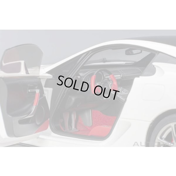 画像9: AUTOart 1/18 Lexus LFA (Whitest White/Carbon)