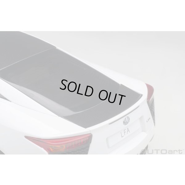 画像14: AUTOart 1/18 Lexus LFA (Whitest White/Carbon)