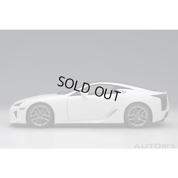 画像3: AUTOart 1/18 Lexus LFA (Whitest White/Carbon)