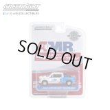 GREEN LiGHT EXCLUSIVE 1/64 2022 Chevrolet Silverado 2022 NTT IndyCar Series AMR IndyCar Safety Team w/Safety Equipment